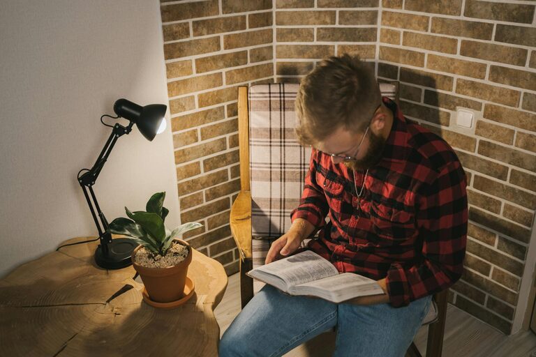 Tips for Creating a Cozy Reading Nook in Your Home