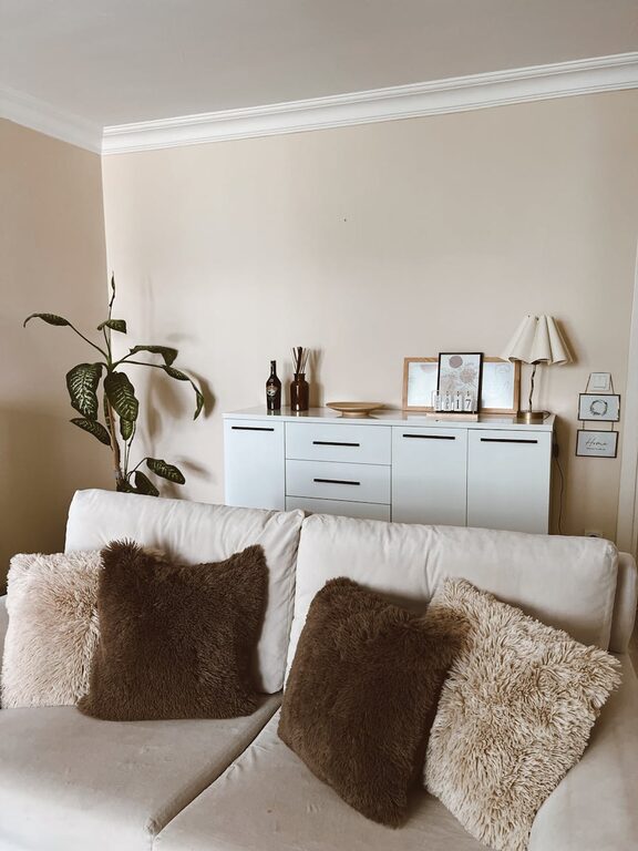 Cozy Living on a Budget: Easy Tips for a Warm, Inviting Home