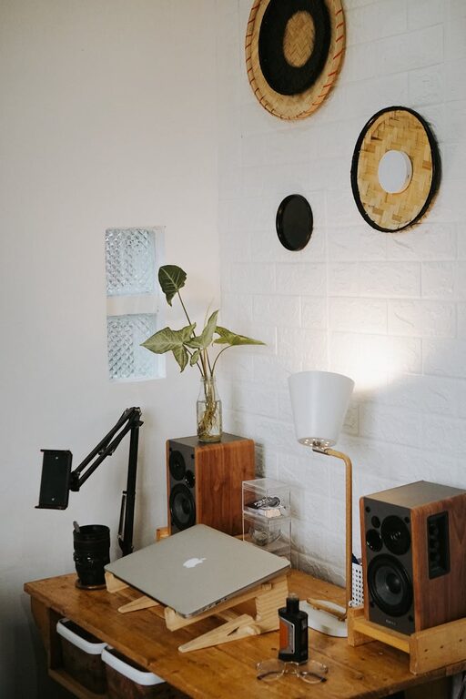 How to Create a Cozy and Inviting Home Office Space